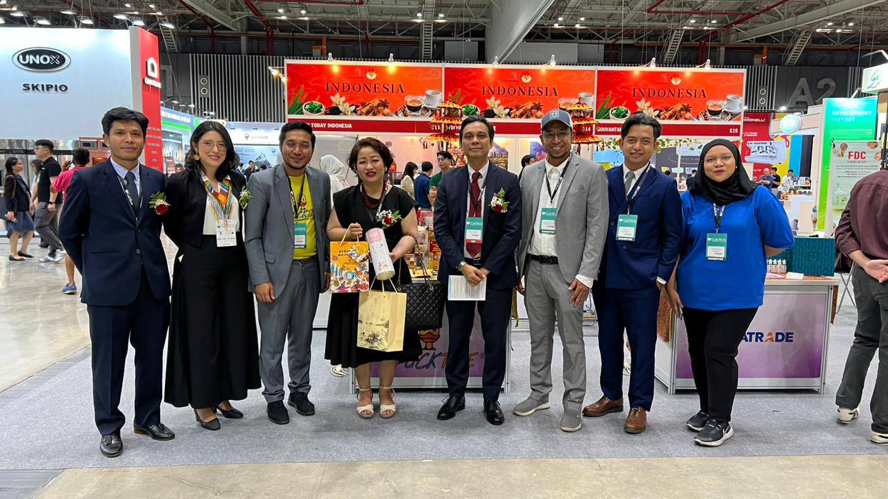 ADUCKTIVE @ CAFE SHOW VIETNAM