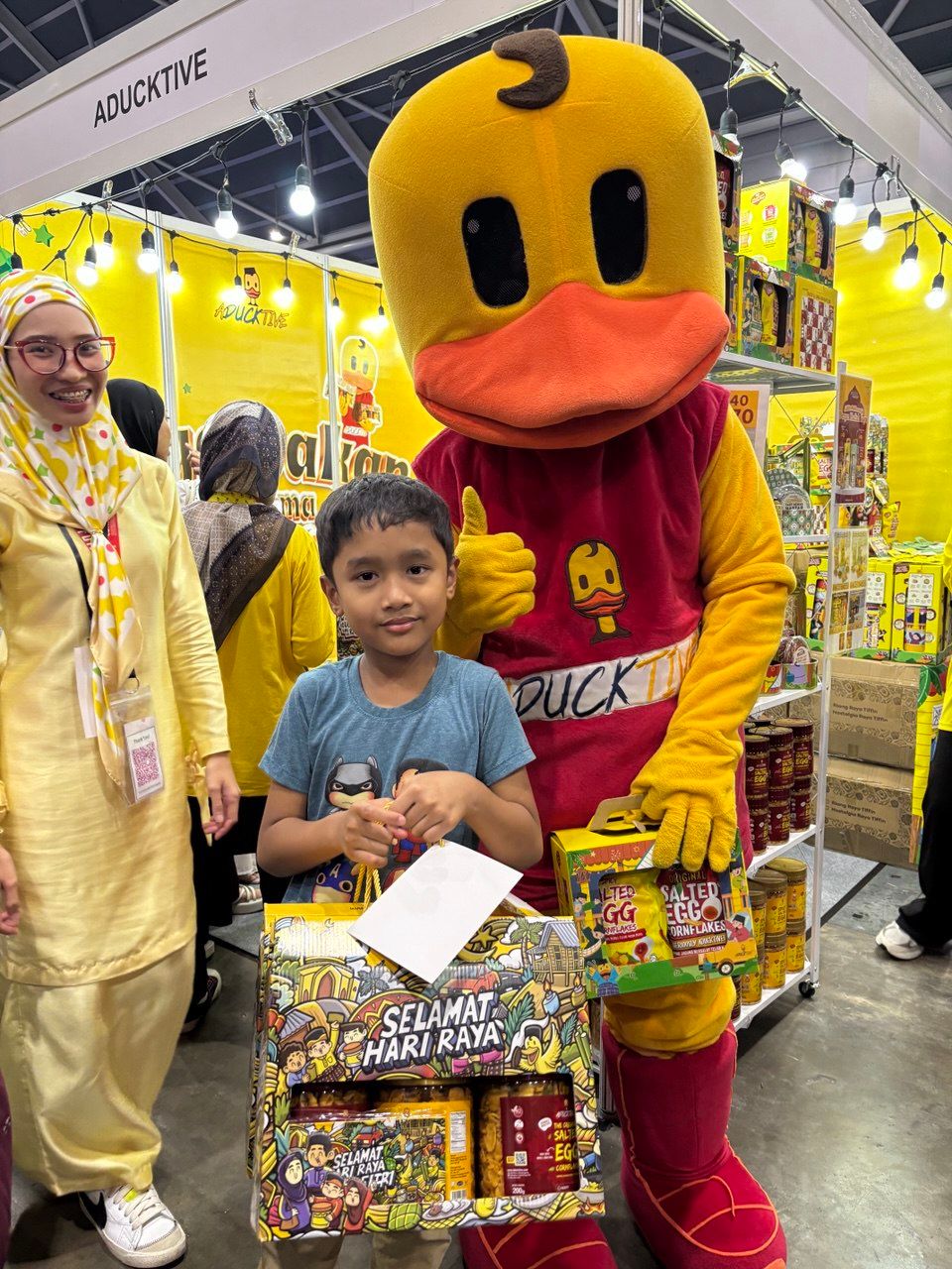 Aducktive Storms Absolute Bazaar Singapore!